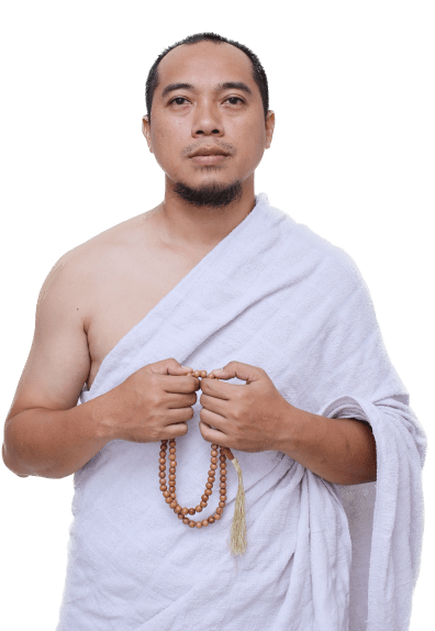 Asian-muslim-man-in-ihram-holding-rosary-or-tasbeeh